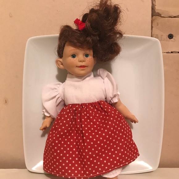 1990S WAY OUT TOYS DOLL 9” FRECKLES POUT BRUNETTE PONYTAIL EXPRESSIONS DOLL - Picture 12 of 12